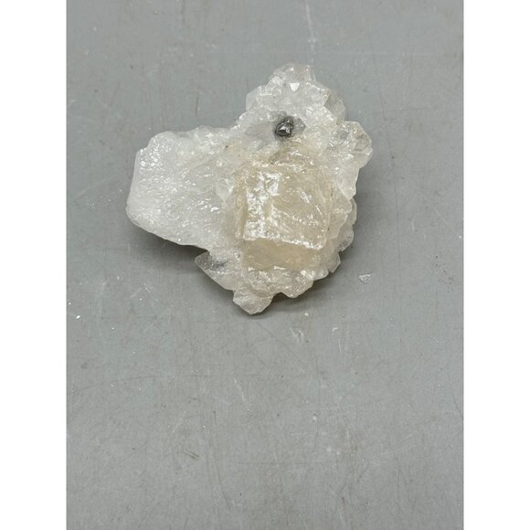 Raw Clear Quartz Cluster  Natural Formation & Metallic Inclusion 2.5x2.5" READ - Picture 2 of 7